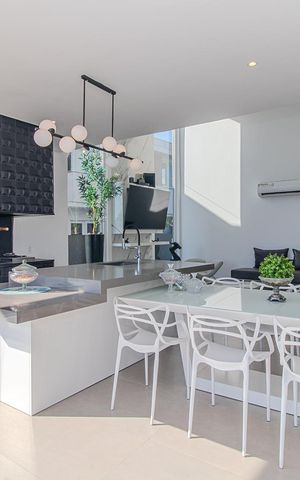 Casa de condomínio à venda com 309m², 3 quartos e 4 vagasSala