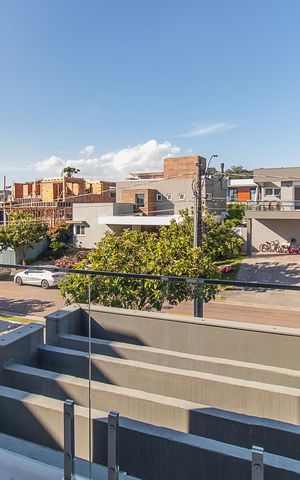 Casa de condomínio à venda com 309m², 3 quartos e 4 vagasVaranda do Quarto 2