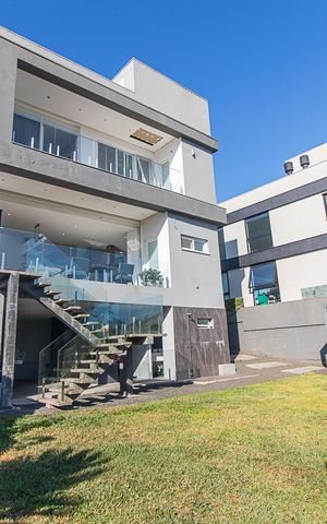 Casa de condomínio à venda com 309m², 3 quartos e 4 vagasQuintal