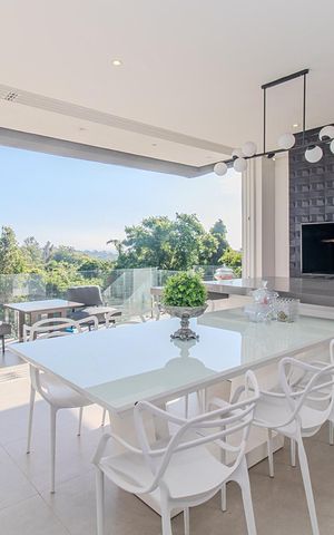 Casa de condomínio à venda com 309m², 3 quartos e 4 vagasSala