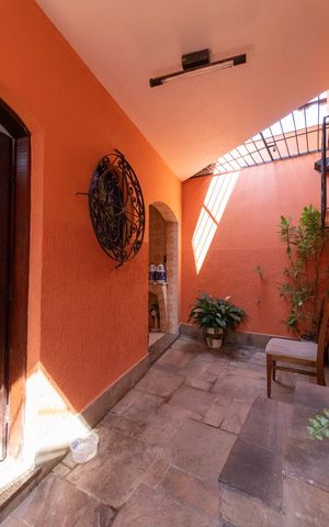 Casa à venda com 308m², 3 quartos e 2 vagasCorredor