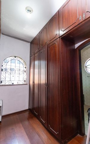 Casa à venda com 308m², 3 quartos e 2 vagasCloset da suíte