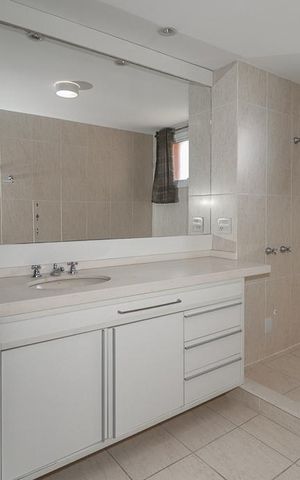 Apartamento para alugar com 169m², 3 quartos e 2 vagasBanheiro da Suíte 1