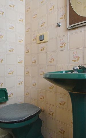Casa à venda com 230m², 4 quartos e 4 vagasBanheiro Corredor 2