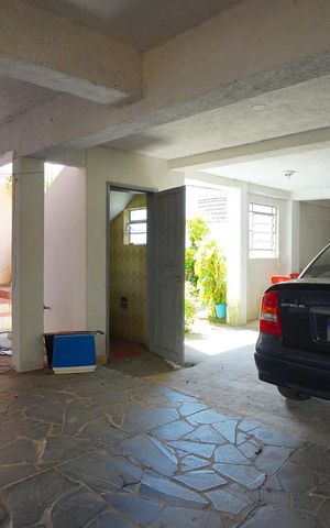 Casa à venda com 230m², 4 quartos e 4 vagasGaragem