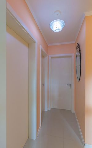 Casa à venda com 99m², 3 quartos e 2 vagas Casa à venda com 99m², 3 quartos e 2 vagasCorredor