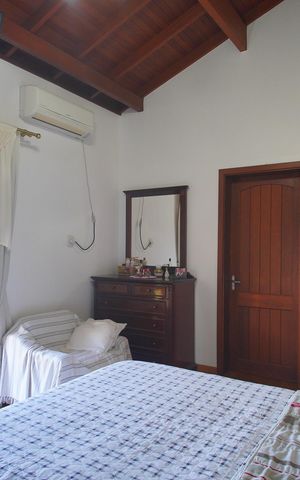 Casa à venda com 303m², 2 quartos e 2 vagasSuíte 2