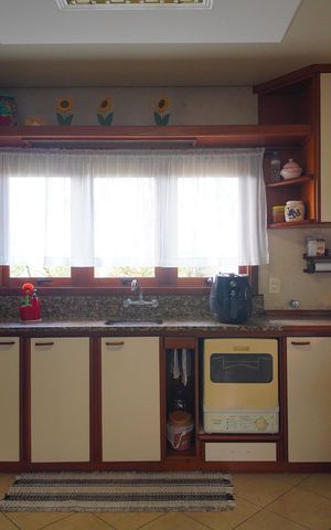 Casa à venda com 303m², 2 quartos e 2 vagasCozinha