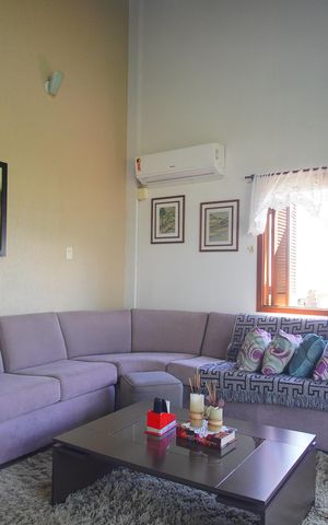 Casa à venda com 303m², 2 quartos e 2 vagassala