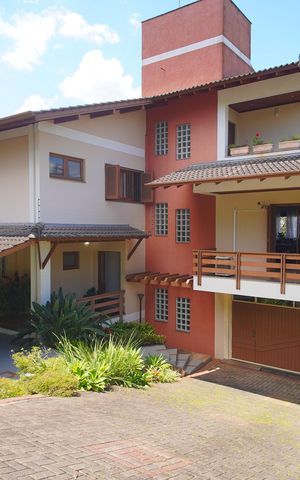 Casa à venda com 303m², 2 quartos e 2 vagasÁrea externa