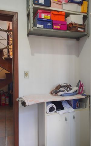 Casa à venda com 303m², 2 quartos e 2 vagasÁrea de Serviço
