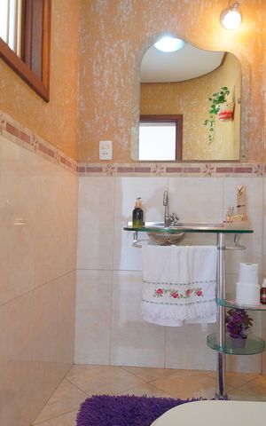 Casa à venda com 303m², 2 quartos e 2 vagasLavabo