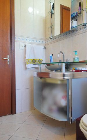 Casa à venda com 303m², 2 quartos e 2 vagasBanheiro da Suíte 1