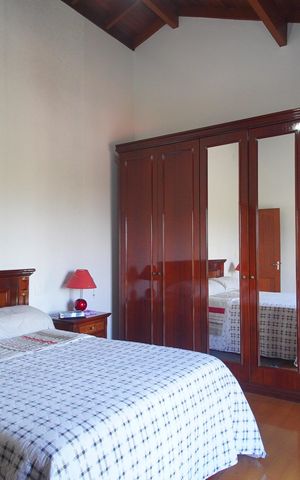 Casa à venda com 303m², 2 quartos e 2 vagasSuíte 2