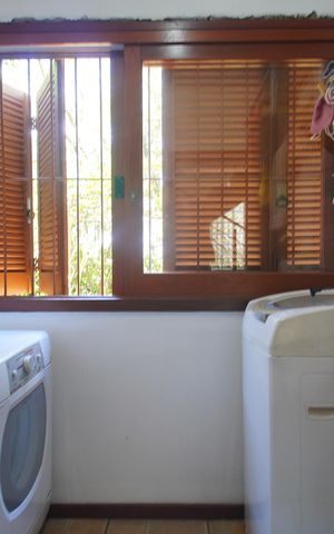 Casa à venda com 303m², 2 quartos e 2 vagasÁrea de Serviço