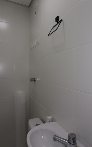 Apartamento para alugar com 105m², 2 quartos e 2 vagasBanheiro de Serviço