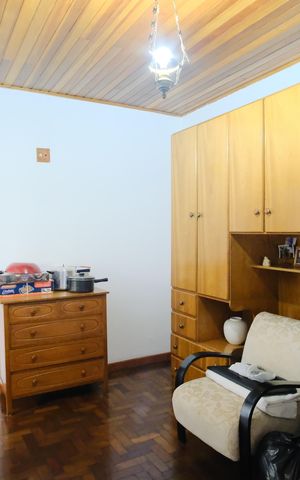 Casa à venda com 288m², 5 quartos e 2 vagasQuarto 1