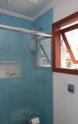 Casa à venda com 365m², 5 quartos e 6 vagasBanheiro Suíte 1