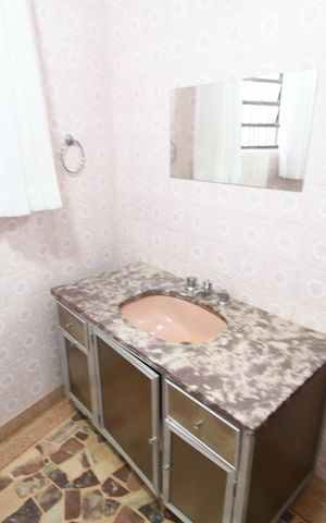 Casa à venda com 198m², 3 quartos e 2 vagasBanheiro 2