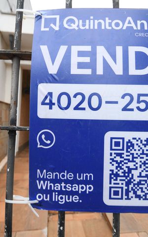 Casa à venda com 198m², 3 quartos e 2 vagasPlaca
