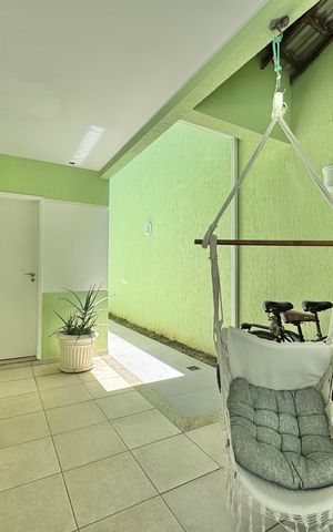 Casa de condomínio à venda com 365m², 4 quartos e 2 vagas Casa de condomínio à venda com 365m², 4 quartos e 2 vagasÁrea externa
