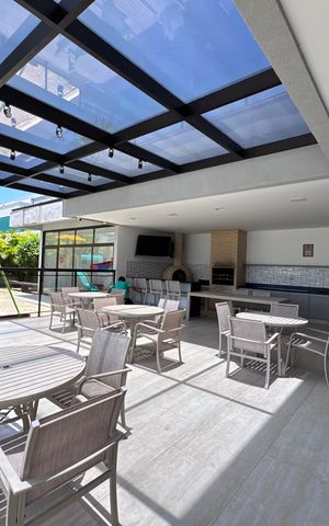 Casa de condomínio à venda com 365m², 4 quartos e 2 vagas Casa de condomínio à venda com 365m², 4 quartos e 2 vagasÁrea comum