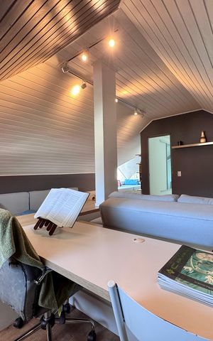 Casa de condomínio à venda com 365m², 4 quartos e 2 vagas Casa de condomínio à venda com 365m², 4 quartos e 2 vagasSótão