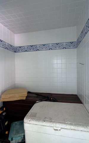 Casa de condomínio à venda com 365m², 4 quartos e 2 vagas Casa de condomínio à venda com 365m², 4 quartos e 2 vagasÁrea externa