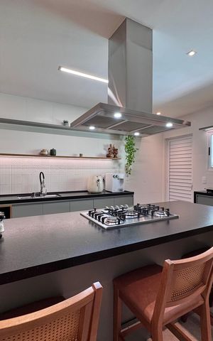 Casa de condomínio à venda com 365m², 4 quartos e 2 vagas Casa de condomínio à venda com 365m², 4 quartos e 2 vagasCozinha