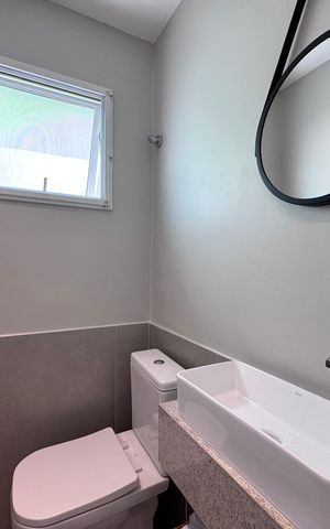 Casa de condomínio à venda com 365m², 4 quartos e 2 vagas Casa de condomínio à venda com 365m², 4 quartos e 2 vagasLavabo