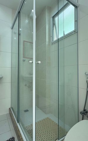 Casa de condomínio à venda com 365m², 4 quartos e 2 vagas Casa de condomínio à venda com 365m², 4 quartos e 2 vagasÁrea externa - Banheiro