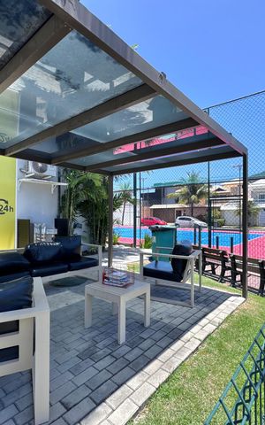 Casa de condomínio à venda com 365m², 4 quartos e 2 vagas Casa de condomínio à venda com 365m², 4 quartos e 2 vagasÁrea comum