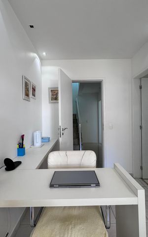 Casa de condomínio à venda com 365m², 4 quartos e 2 vagas Casa de condomínio à venda com 365m², 4 quartos e 2 vagasSuíte 1