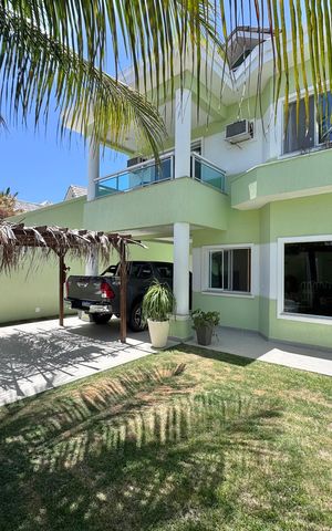 Casa de condomínio à venda com 365m², 4 quartos e 2 vagas Casa de condomínio à venda com 365m², 4 quartos e 2 vagasÁrea externa