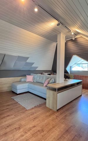 Casa de condomínio à venda com 365m², 4 quartos e 2 vagas Casa de condomínio à venda com 365m², 4 quartos e 2 vagasSótão