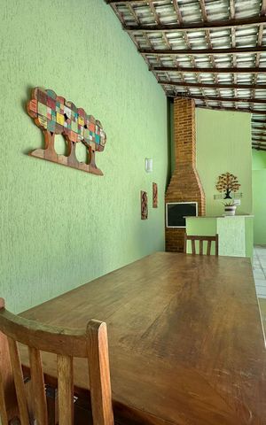 Casa de condomínio à venda com 365m², 4 quartos e 2 vagas Casa de condomínio à venda com 365m², 4 quartos e 2 vagasÁrea externa