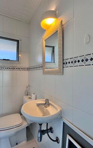 Casa de condomínio à venda com 365m², 4 quartos e 2 vagas Casa de condomínio à venda com 365m², 4 quartos e 2 vagasSótão - Lavabo