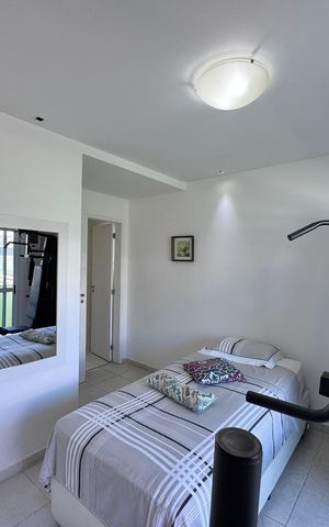 Casa de condomínio à venda com 365m², 4 quartos e 2 vagas Casa de condomínio à venda com 365m², 4 quartos e 2 vagasSuíte 4