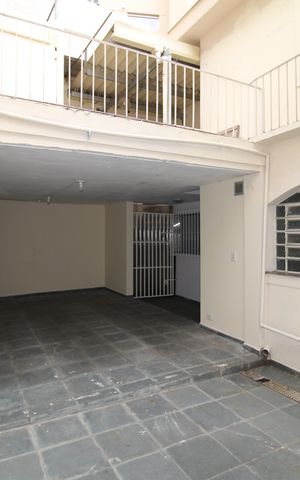 Casa à venda com 200m², 3 quartos e 5 vagasGaragem