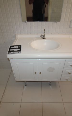 Casa à venda com 200m², 3 quartos e 5 vagasQuarto 2 - Banheiro