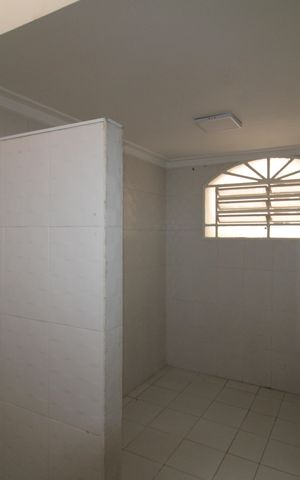 Casa à venda com 200m², 3 quartos e 5 vagasQuarto 1 - Banheiro