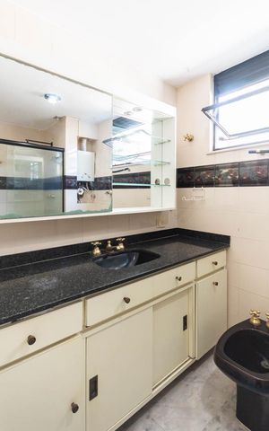 Apartamento à venda com 135m², 3 quartos e 2 vagasBanheiro da Suíte