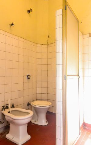 Casa à venda com 1500m², 4 quartos e 10 vagas Casa à venda com 1500m², 4 quartos e 10 vagasEdicula