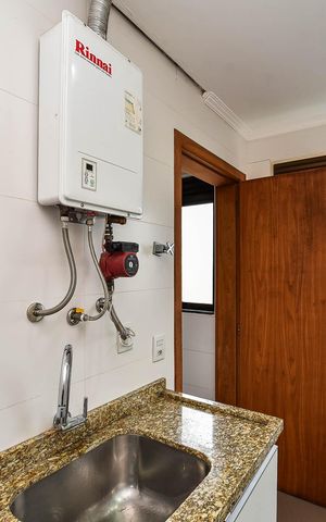 Apartamento à venda com 222m², 3 quartos e 2 vagas Apartamento à venda com 222m², 3 quartos e 2 vagasÁrea de Serviço