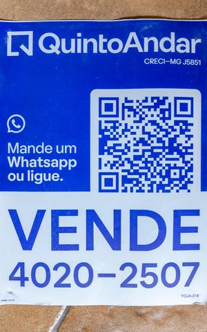 Casa à venda com 300m², 3 quartos e 3 vagasplaca instalada em 15/11/2025 com o código YOJA-318
