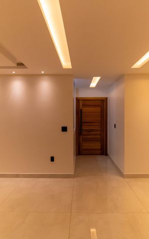 Casa à venda com 244m², 3 quartos e 4 vagas Casa à venda com 244m², 3 quartos e 4 vagasSala