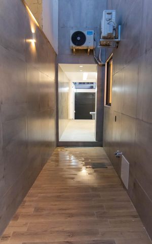 Casa à venda com 244m², 3 quartos e 4 vagas Casa à venda com 244m², 3 quartos e 4 vagasÁrea externa