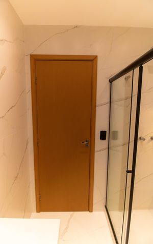 Casa à venda com 244m², 3 quartos e 4 vagas Casa à venda com 244m², 3 quartos e 4 vagasBanheiro da Suíte 1