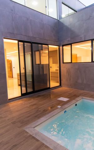 Casa à venda com 244m², 3 quartos e 4 vagas Casa à venda com 244m², 3 quartos e 4 vagasÁrea externa