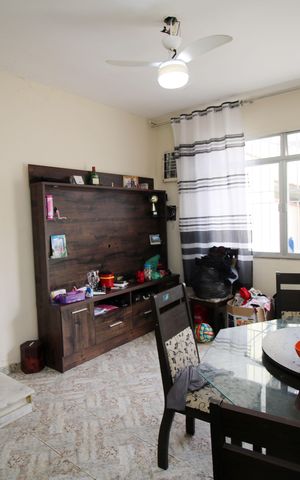 Casa à venda com 240m², 2 quartos e 1 vagaSala